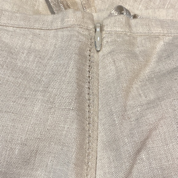 Beige Pencil Skirt w/ Ruffles - SIZE 6 - Picture 6 of 6